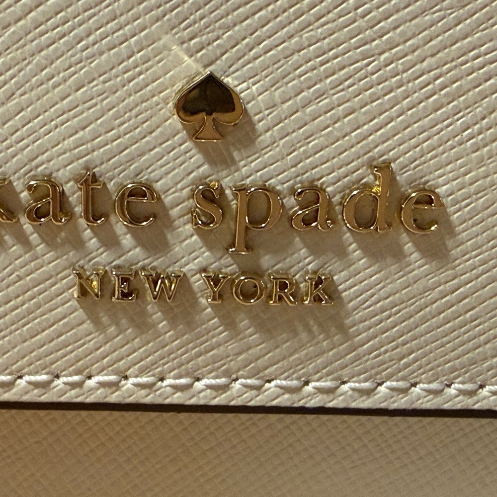ON SALE!! Kate Spade Ivory Crossbody Bag with Gold Accents - Picture 2 of 16